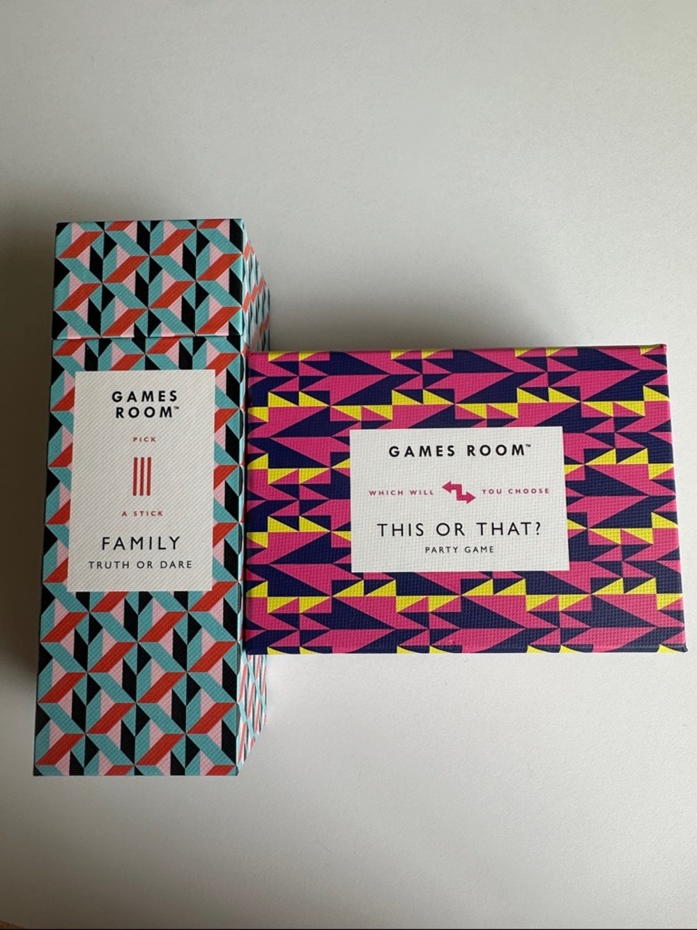 2 Games Room "This or That?" Party Game & Family Truth or Date - new